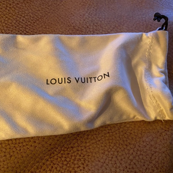 Louis Vuitton Sunglasses - Picture 11 of 11